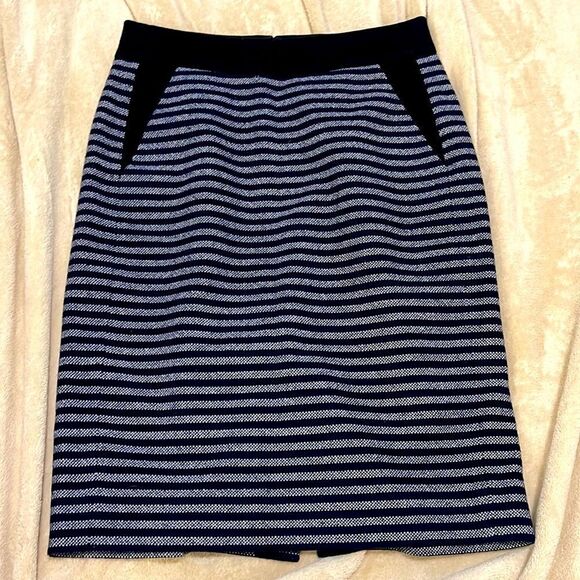 NWOT- J. Crew - 4. Wool Skirt - Picture 1 of 9